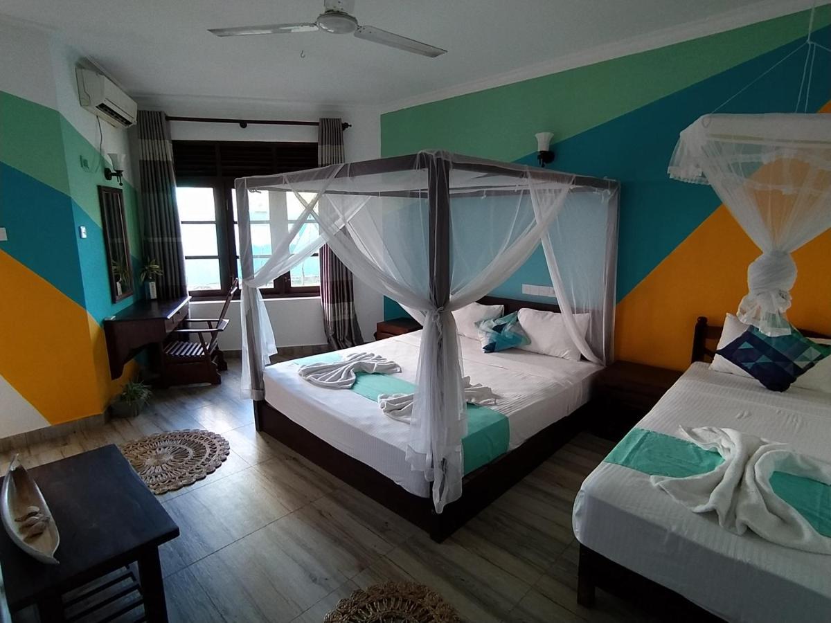 Hotel Voulez-Vous à Dikwella Extérieur photo