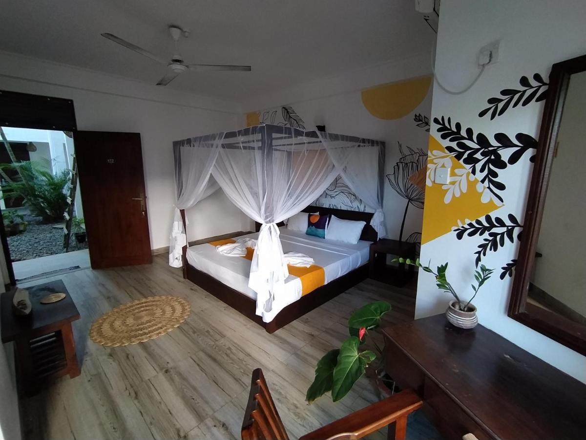Hotel Voulez-Vous à Dikwella Extérieur photo