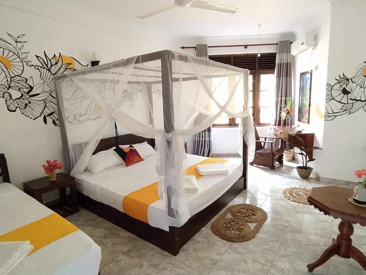 Hotel Voulez-Vous à Dikwella Extérieur photo